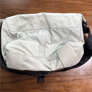 BAGGU Gray Messenger Bag